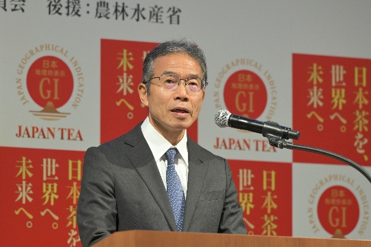 日本茶GI推進委員会委員長の鈴木貞美